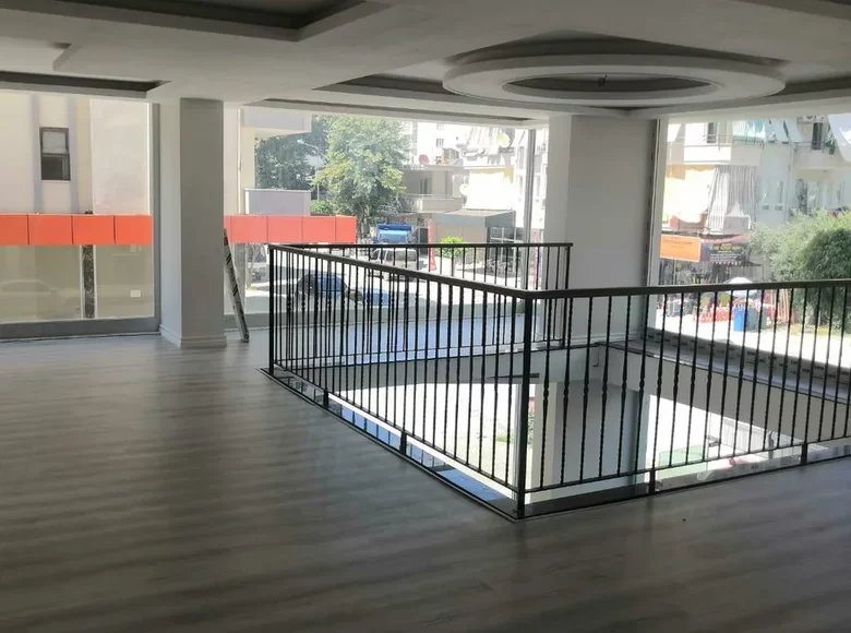 Commercial property 250 m² in Alanya, Turkey