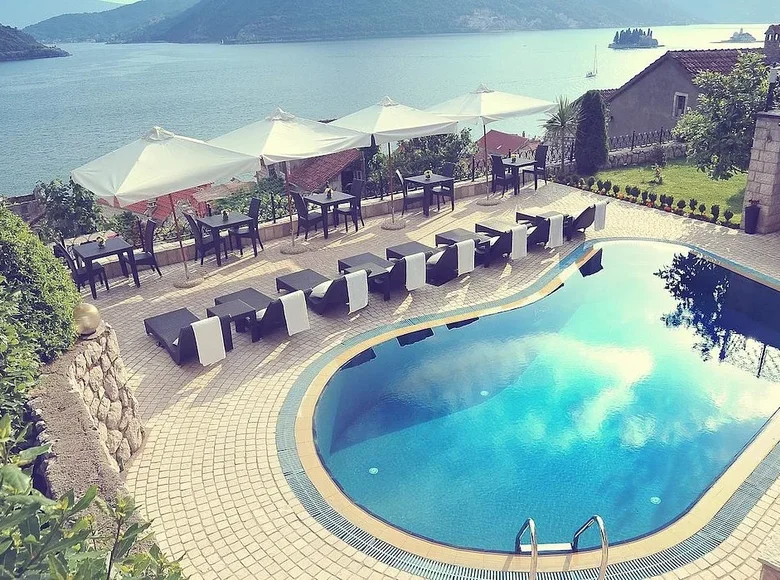 Hotel 960 m² in Kotor, Montenegro