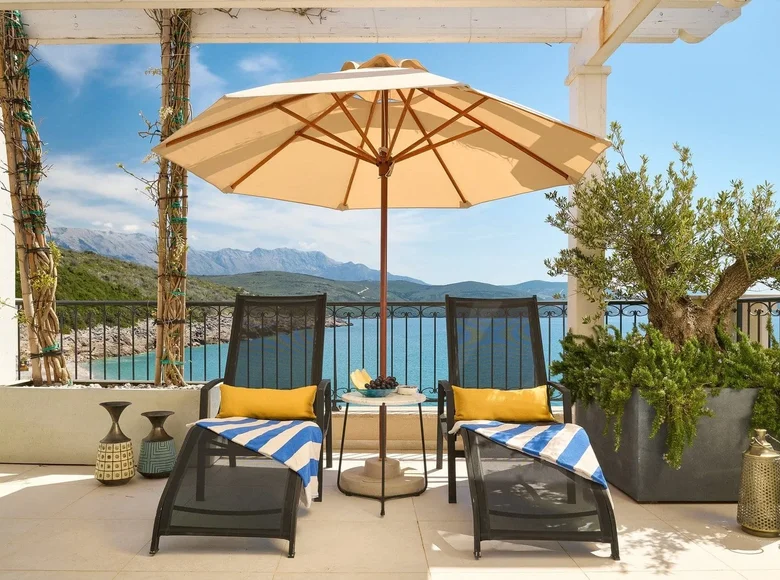 2 bedroom apartment 161 m² Radovici, Montenegro