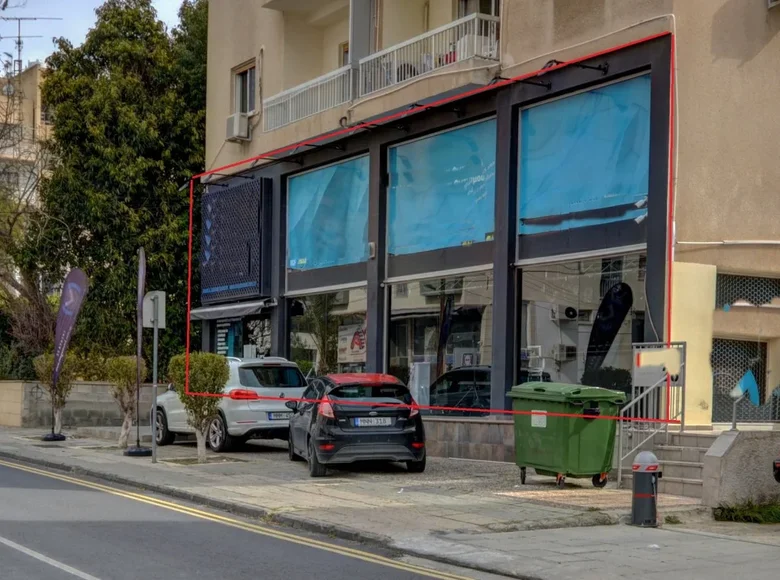Shop 232 m² in Strovolos, Cyprus