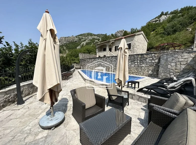 Haus 3 zimmer 180 m² Budva, Montenegro