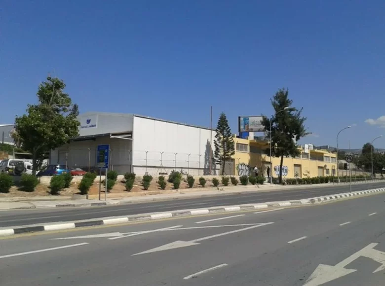 Commercial property 1 566 m² in Limassol, Cyprus
