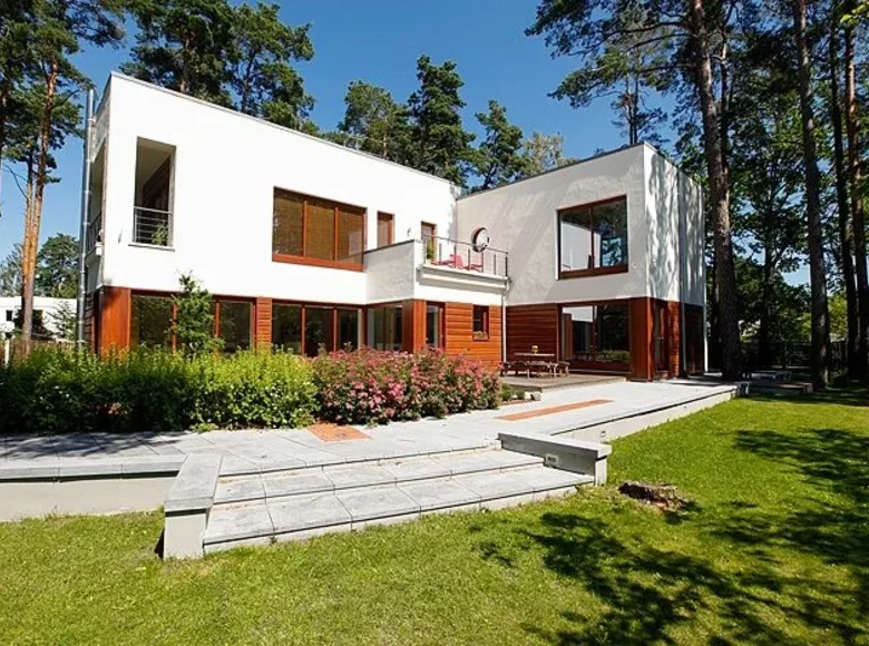 Casa 4 habitaciones 356 m² Jurmala, Letonia