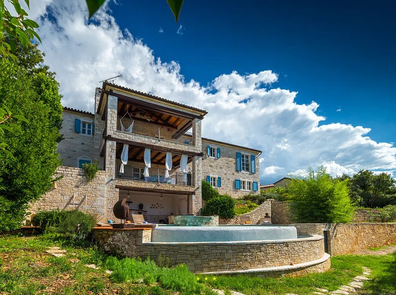 Villa de tres dormitorios 306 m² Rovinjsko Selo, Croacia