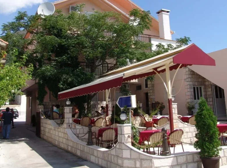Apartamento 22 habitaciones  Herceg Novi, Montenegro