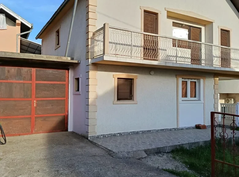 Haus 7 zimmer 134 m² Kunje, Montenegro