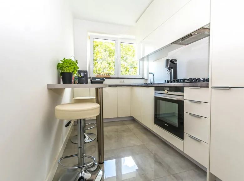 2 room apartment 43 m² Warsaw, Poland