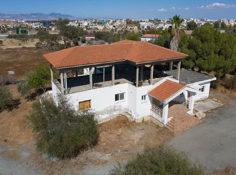 Dom 3 pokoi 420 m² Latsia, Cyprus