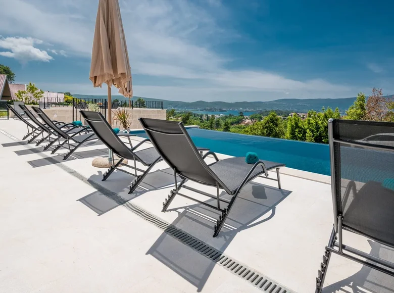 Villa 4 chambres 250 m² Tivat, Monténégro