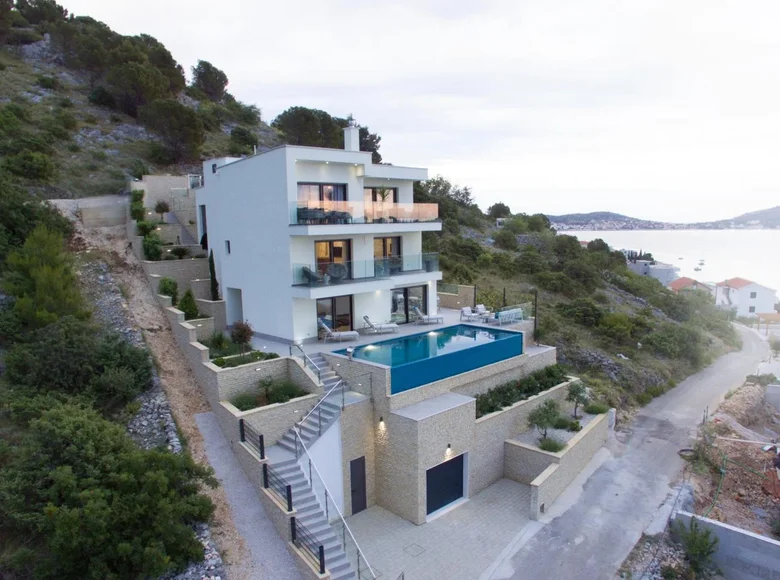4 bedroom Villa 330 m² Opcina Rogoznica, Croatia