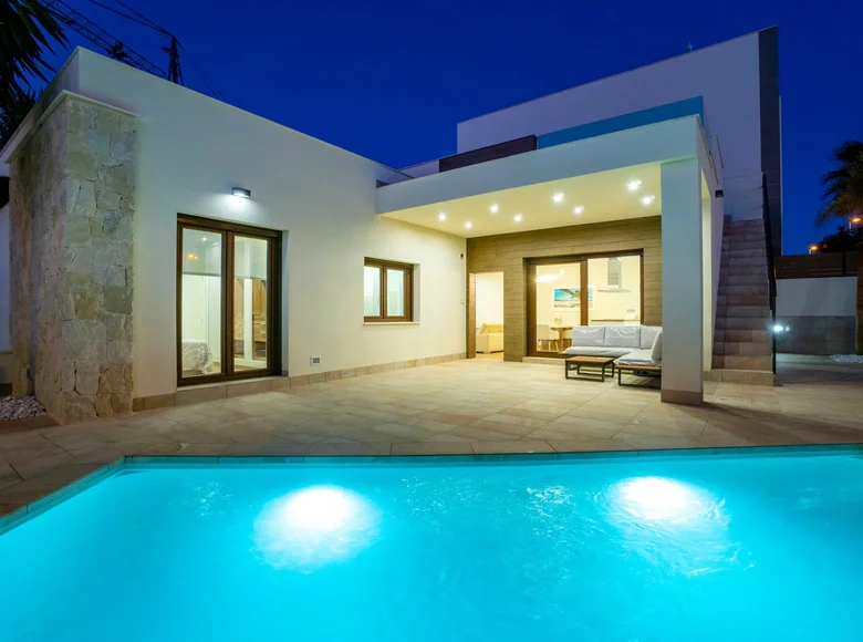 3-Schlafzimmer-Villa 114 m² Benijofar, Spanien