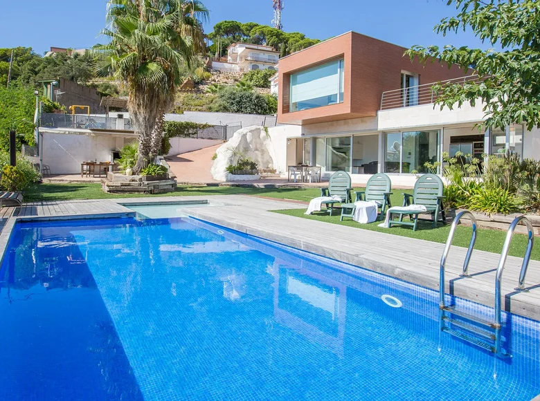 Casa 4 habitaciones 385 m² Lloret de Mar, España