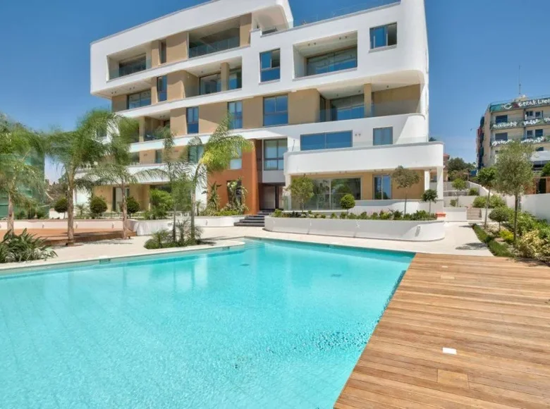 Mieszkanie 2 pokoi 107 m² Agios Tychonas, Cypr