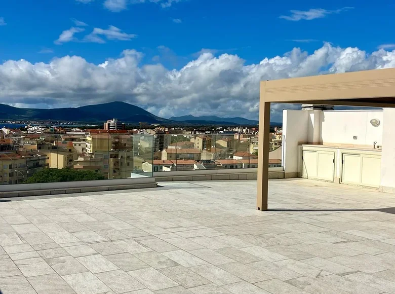 Ático 3 habitaciones 180 m² Cerdeña, Italia