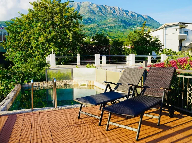 2 bedroom house 90 m² Dobra Voda, Montenegro