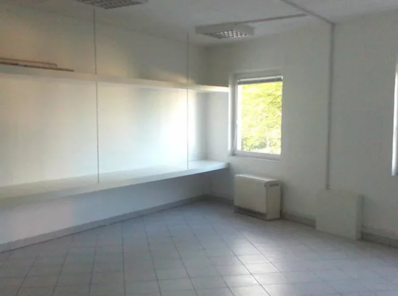 Commercial property 68 m² in Medvode, Slovenia