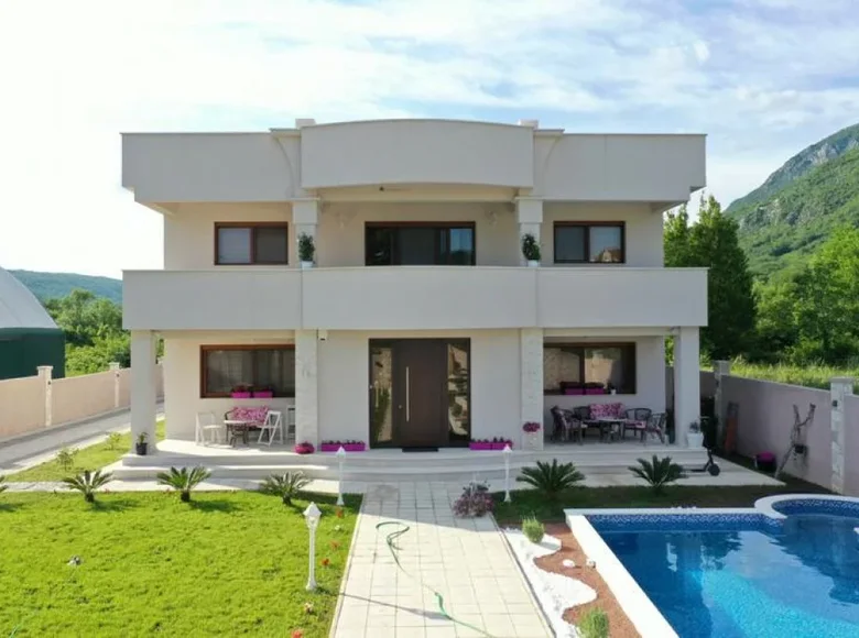 3 bedroom villa 314 m² Lastva Grbaljska, Montenegro