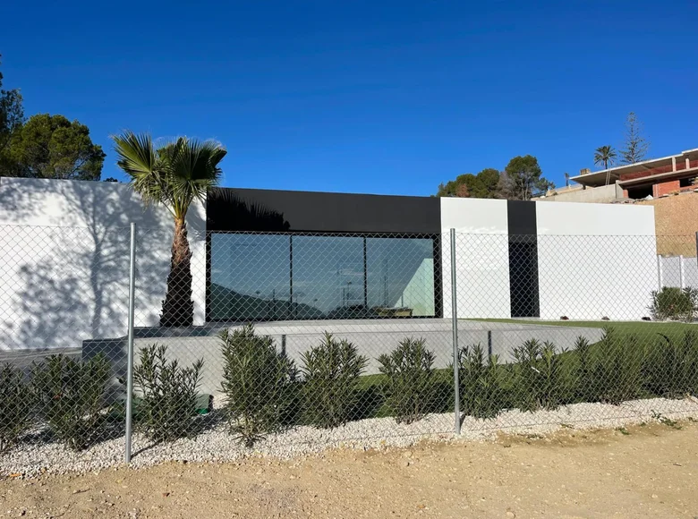 3 bedroom villa 214 m² lAlfas del Pi, Spain