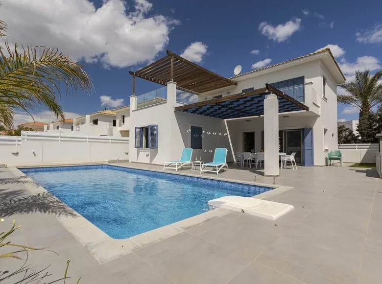 Dom 3 pokoi 137 m² Pervolia, Cyprus