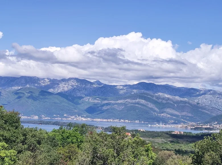 Grundstück  Kotor, Montenegro