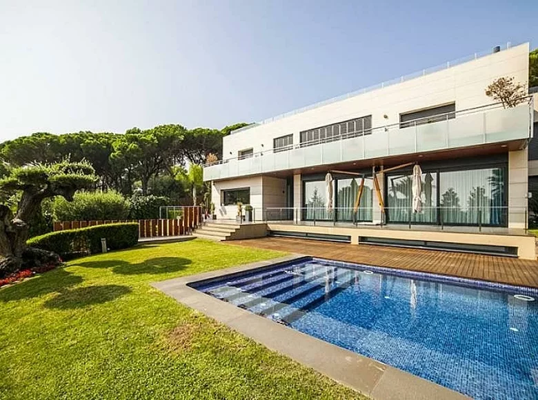 Casa 6 habitaciones 600 m² Costa del Maresme, España