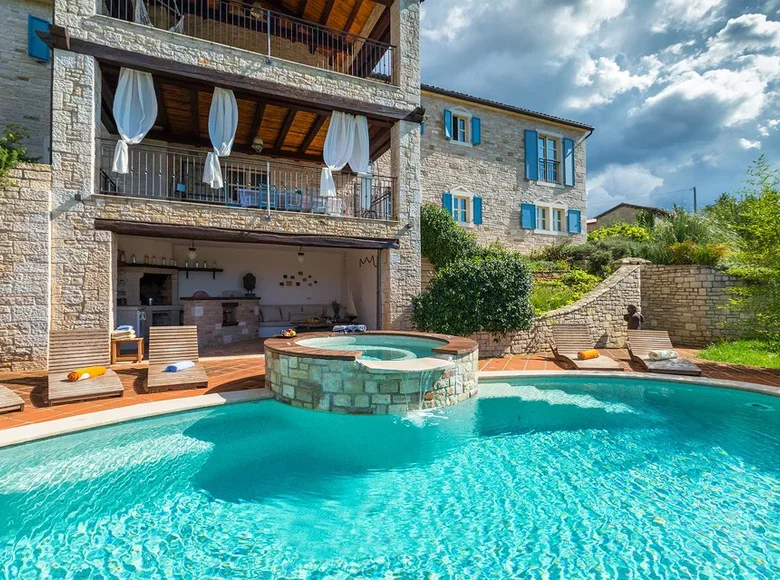 Villa de tres dormitorios 306 m² Rovinj, Croacia