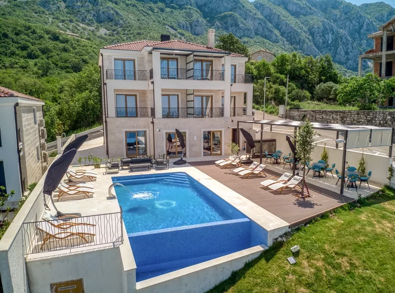 5 bedroom villa  Blizikuce, Montenegro