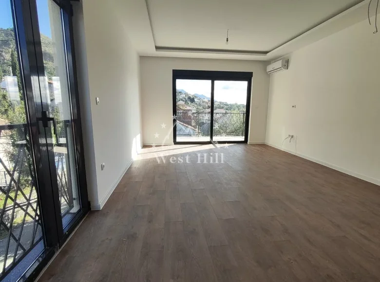 Apartamento 3 habitaciones 82 m² Tivat, Montenegro