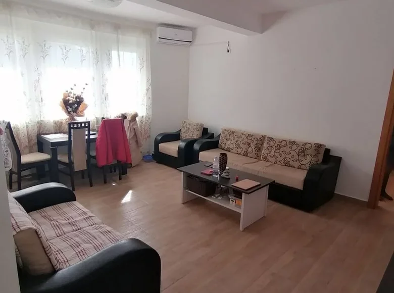 2 bedroom apartment 63 m² Tivat, Montenegro