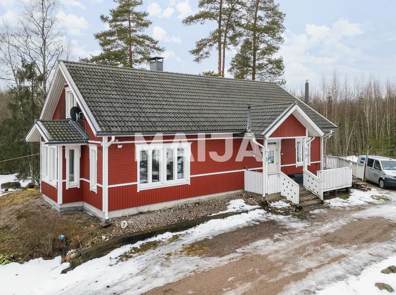 Maison 5 chambres 153 m² Maentsaelae, Finlande