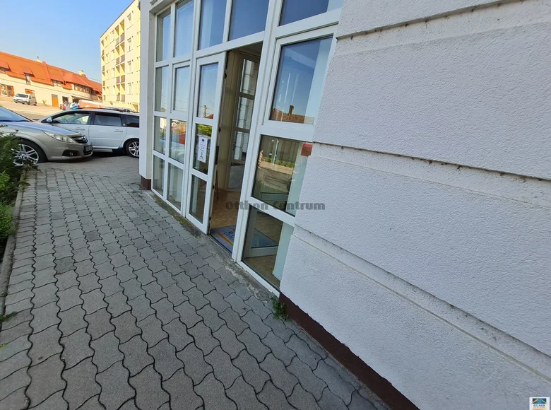 Commercial property 70 m² in Tapolca, Hungary