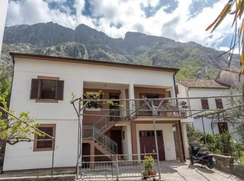 Casa 4 habitaciones 130 m² en Ljuta, Montenegro