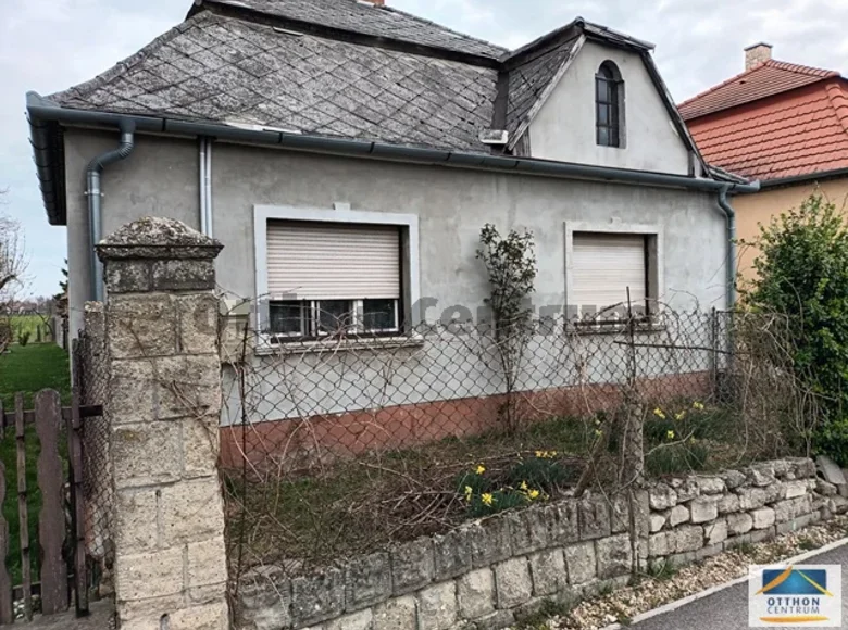 2 room house 85 m² Nyul, Hungary