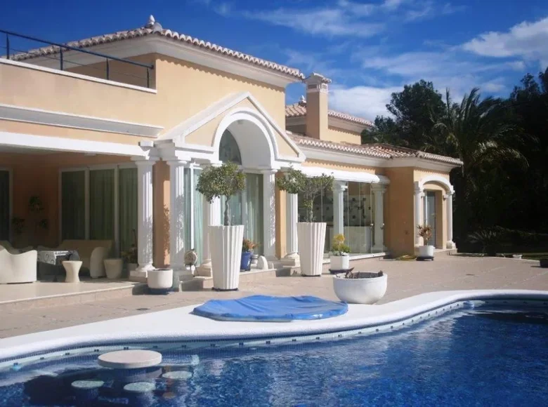 4 bedroom Villa 460 m² Calp, Spain