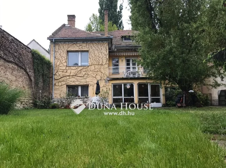 House 229 m² Tata, Hungary