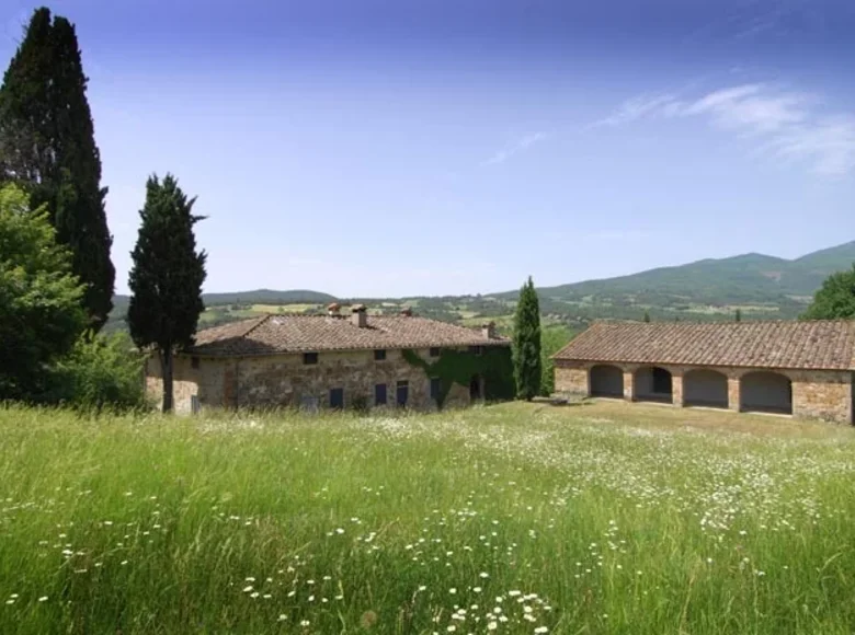 Revenue house 760 m² in Pieve Santo Stefano, Italy