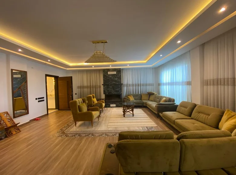 6-Zimmer-Villa 300 m² Alanya, Türkei