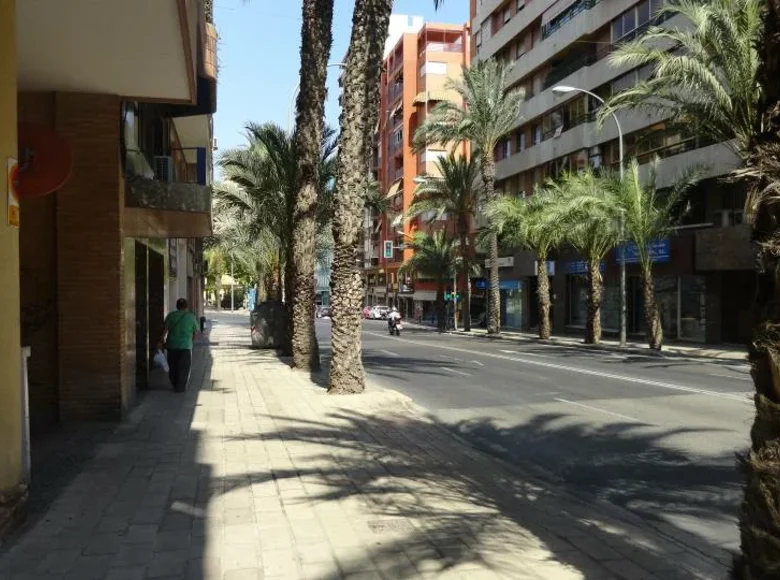 Commercial property 510 m² in Alicante, Spain