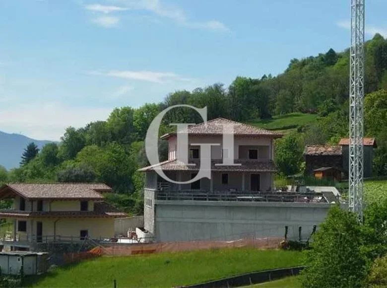 Apartamento 7 habitaciones 400 m² Pianello del Lario, Italia