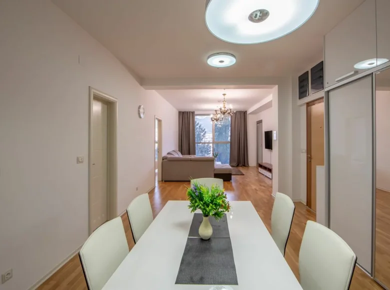 Wohnung 2 Schlafzimmer 93 m² Becici, Montenegro