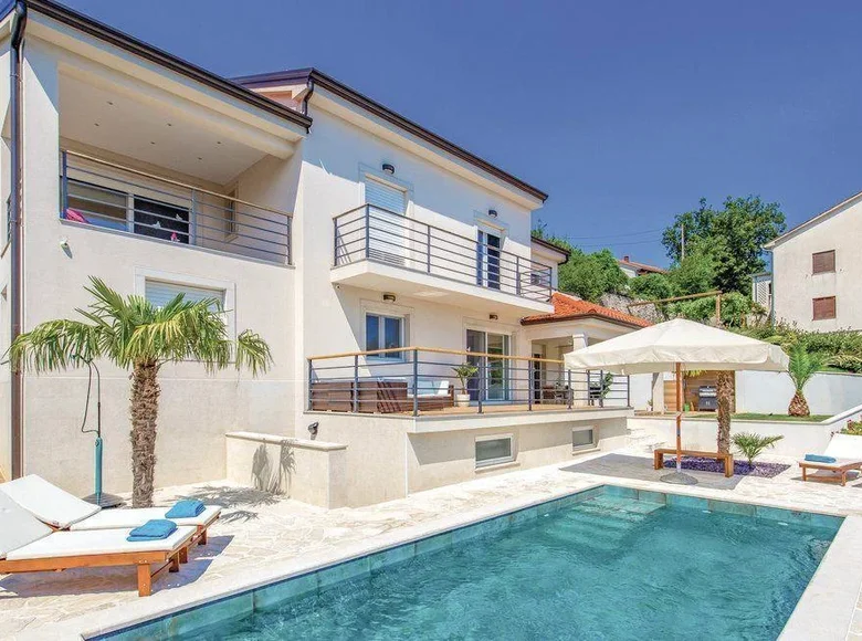 4 bedroom Villa 240 m² Bregi, Croatia