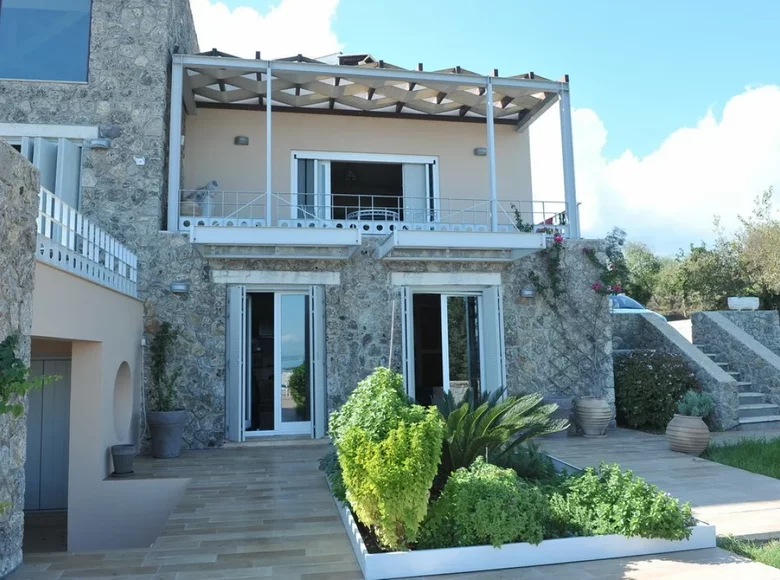 4 bedroom house 360 m² Peloponnese, West Greece and Ionian Sea, Greece