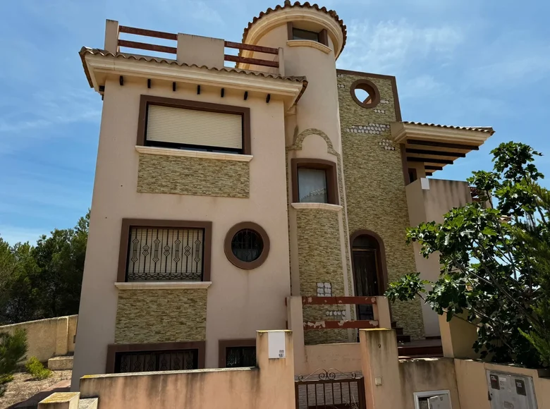 Villa de 4 dormitorios 134 m² Orihuela, Španjolska