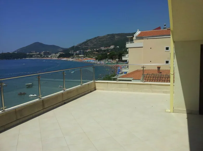 Wohnung 4 Schlafzimmer 251 m² Becici, Montenegro