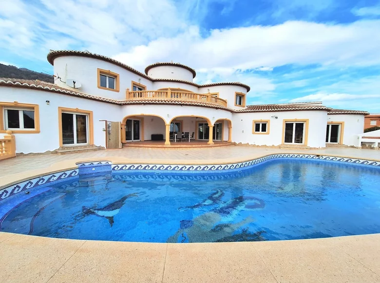 5 bedroom villa 578 m² Calp, Spain