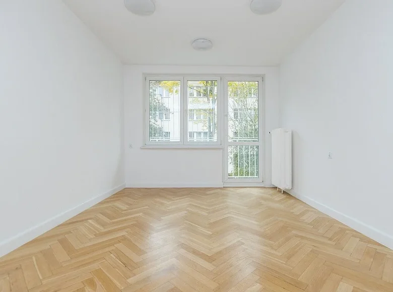 Mieszkanie 3 pokoi 58 m² Warszawa, Polska