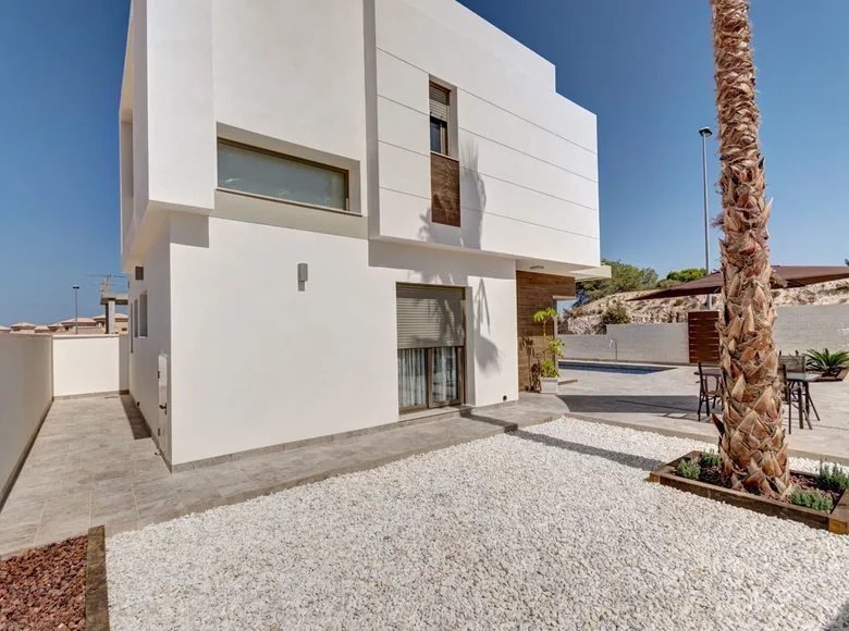 3-Schlafzimmer-Villa 195 m² San Miguel de Salinas, Spanien