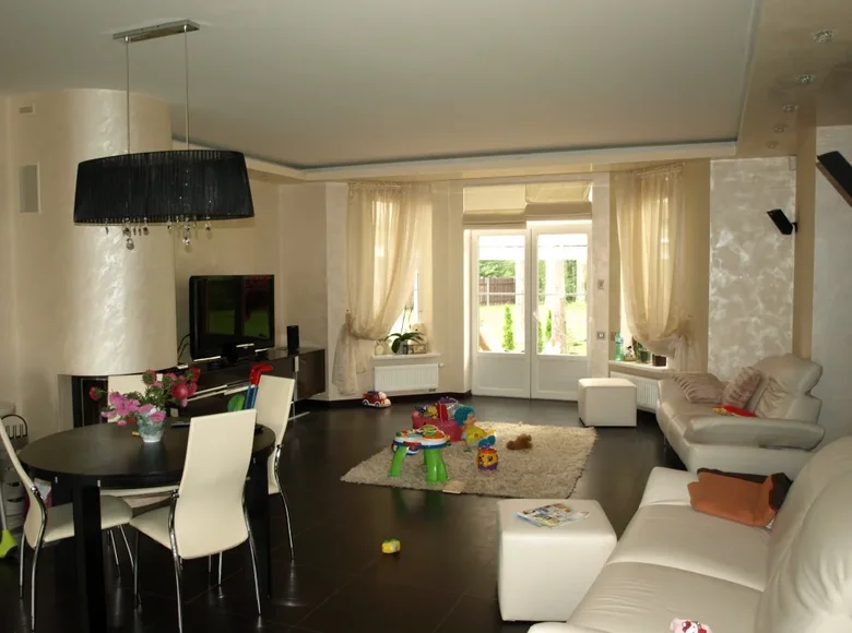 Townhouse 4 bedrooms 220 m² Carnikavas pagasts, Latvia