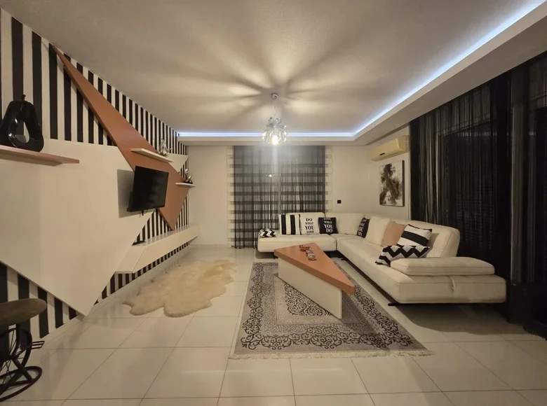 Penthouse 3 bedrooms 200 m² Mahmutlar, Turkey