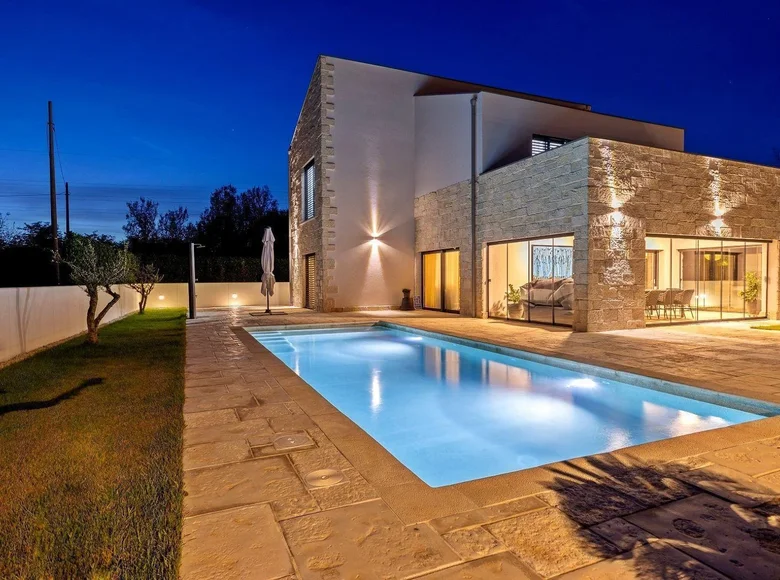 4 bedroom Villa 200 m² Grad Pula, Croatia